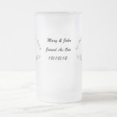 あなたの飲み物の冷えたビールを保存するため握るため及び食べるためそして フロストグラスビールジョッキ (中央)