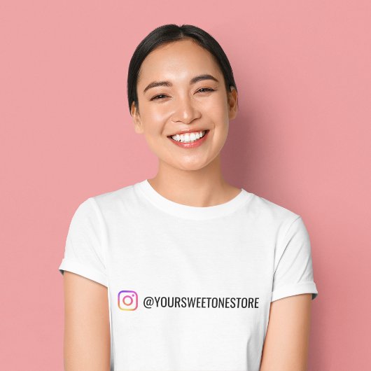 あなたのInstagramの名前とソーシャルメディアアイコンプロモ Tシャツ
