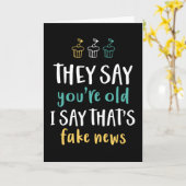 あなたはお年寄りフェイクニュースのおもしろい誕生日 カード (黄色い花)