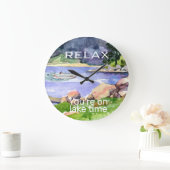 あなたはリラックスの湖の時間の水の色のボート ラージ壁時計 (ホーム)