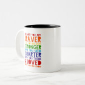 あなたは勇敢で、強く、愛され頭が切れるていることを思い出す ツートーンマグカップ (正面左)