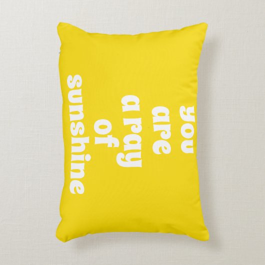あなたは太陽の光、日当たりの良い幸せな黄色 アクセントクッション (正面(垂直))