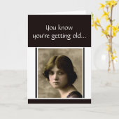 あなたは年老いた誕生日おもしろいを知る カード (黄色い花)