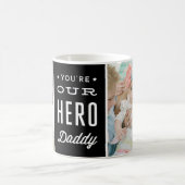あなたは我々のヒーローのパパの写真コラージュ コーヒーマグカップ (中央)