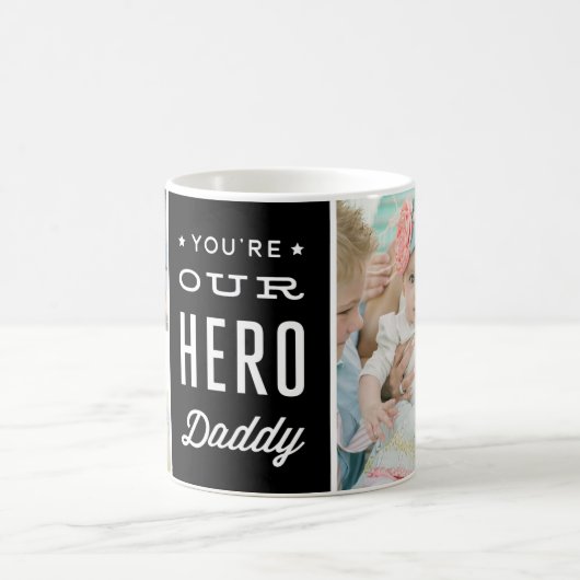 あなたは我々のヒーローのパパの写真コラージュ コーヒーマグカップ (中央)