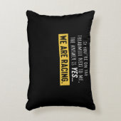 あなたは私たちがレースしている隣のトレッドミルにいる アクセントクッション (正面(垂直))