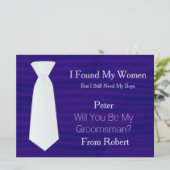 あなたは私のグルームズマンになってくれますか? ホワイト&ブラックタイの招待状です。 招待状 (スタンド正面)