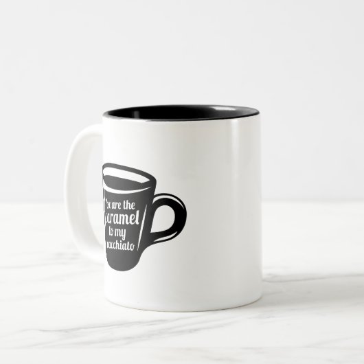 あなたは私のマッキアートコーヒーにキャラメルおもしろいを ツートーンマグカップ (正面左)