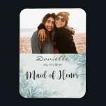 あなたは私のメイド・オブ・オーナー(花嫁付き添い人)セージ緑の磁石になる マグネット<br><div class="desc">このボエレガントタニカルデザインは完璧なメイド・オブ・オーナー(花嫁付き添い人)提案カードを作る。このカードは、あなたの特別な機会を補完する'オン傾向'セージ緑のカラーパレットと。自分の写真と名前を追加するだけで、文房具が作成されユニークる。</div>