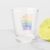 あなたは自分が社会ではない人を知っている ショットグラス (裏面)