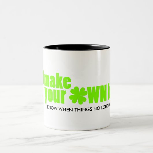 あなたは自分の運のグリーンシャムロックのカスタムを作る ツートーンマグカップ (中央)