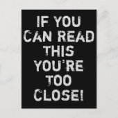 あなたは近すぎるアンチ – ソーシャル引用文はがき ポストカード (正面)