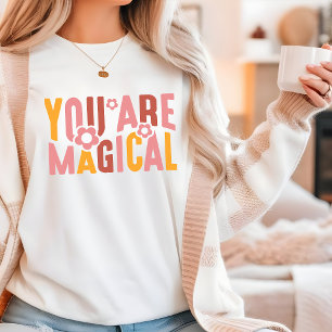 あなたは魔法のレトログルービーフラワータイポグラフィ Tシャツ