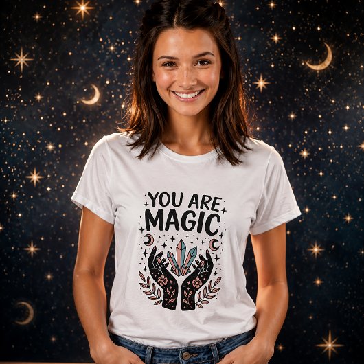 あなたは魔法使い 神秘的な天体のクリスタルの手 Tシャツ