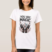 あなたは魔法使い 神秘的な天体のクリスタルの手 Tシャツ (正面)