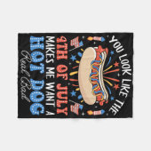 あなたは7月4日のホットドッグ・アメリカン・メンズに見える フリースブランケット (正面(横))