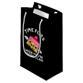 あなたはFlan Pun Dark BGを持っている時に時間が飛ぶ スモールペーパーバッグ (正面アングル)