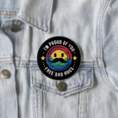 あなたを誇りに思います 無料のダッドハグ ゲイプライド アライ LGBTQ 缶バッジ (インサイチュ)