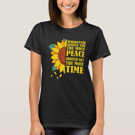 あなた方を最も平和をもたらす者は誰でもMを得るべきだ Tシャツ (正面)
