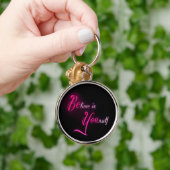 あなた自身で信じて下さい-入れ墨のガーリーな引用文あります キーホルダー (手)