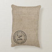 あなた自身のバーラップにレトロのロゴのモノグラムをして下さい アクセントクッション (裏面(縦))