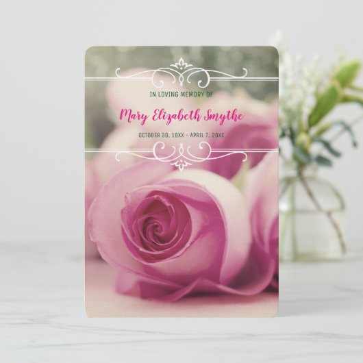 あなた自身の写真の告別式のピンクのバラを加えて下さい 招待状 (スタンド正面)
