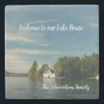 あなた自身の家族湖の夏家の歓迎をして下さい ストーンコースター<br><div class="desc">あなた自身の家族湖、夏家の歓迎のコースターを作って下さい。
それを個人化し、あなたの写真を加え、文字を所有できます。</div>