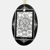 あなた自身の楕円形のオーナメントの黒フレームを作成して下さい セラミックオーナメント (左)