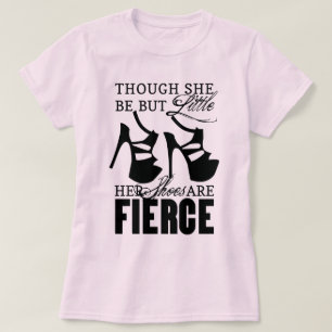 あの子は靴が小さくて丈夫だ Tシャツ