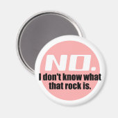 あの岩が何か分からない（ピンク） マグネット (正面/裏面)