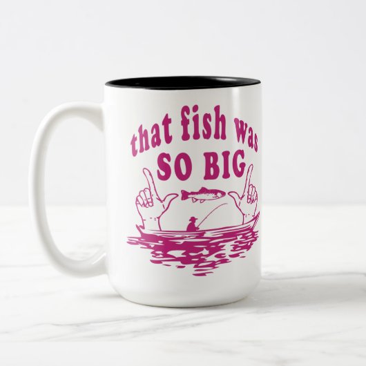 あの魚はとても大きかった-おもしろい魚釣り引用文  ツートーンマグカップ (左)