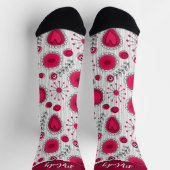 あやめやハートの愛らしい赤と白の花の花束 ソックス (上部)