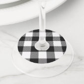 あや織りが付いている白黒のバッファローの格子縞 ワイングラスタグ (クローズアップ)