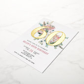 あらゆる年齢に対応したエレガントでモダンなダスティローズの花  箔招待状 (回転した状態)