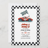 あらゆる年齢に対応するカスタマイズ可能なレーシングカーバースデーパーティー 招待状 (正面)