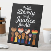 あらゆる抗議の自由のための自由と正義を持って 台座サイン (インサイチュ)