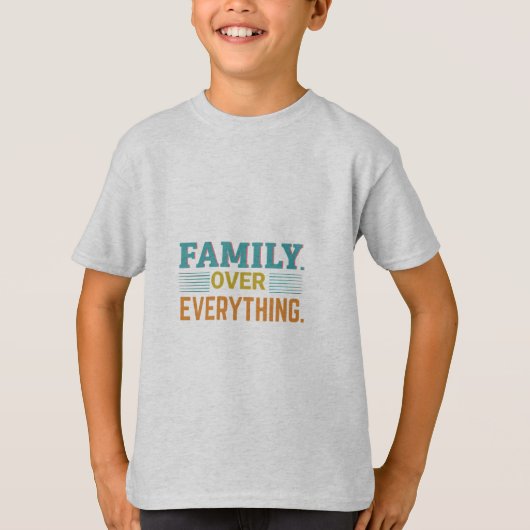 あらゆる面で家族 Tシャツ (正面)