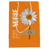 ありがとうナース。笑顔のデイジー ミディアムペーパーバッグ (正面)