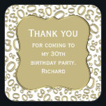 ありがとう： 30th Birthday金ゴールド/ホワイトナンバーパターン スクエアシール<br><div class="desc">提供されたテンプレートを使用して、文字の任意のパーソナライズを容易に行う。この数値デザインは、金ゴールドと白の乱数パターンを有し、マイルストーン番号30は様々なサイズと角度で繰り返される。テキストの中央に金ゴールドブラケットの形状がある。「30歳の誕生日素晴らしパーティーに感謝す来る」ということわざのアイディアや、30歳の節目の節目のすべての行事の場祝合は30歳。</div>