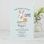 あるうさぎは1歳の男の子と女の子の最初の誕生日 招待状 (スタンド正面)