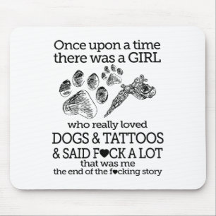 あるとき、ある女の子が犬とタを愛していた マウスパッド