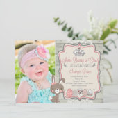 あるウサギの1歳のイースター誕生日パーティー招待状 招待状 (スタンド正面)