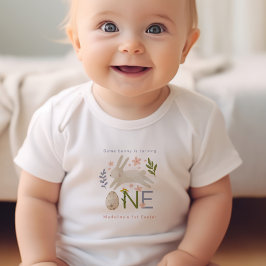 あるウサギは1人の女の子の初めてのイースター誕生日 ベビーボディスーツ