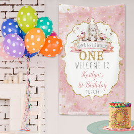 あるバニーが1歳の誕生日を歓迎 横断幕