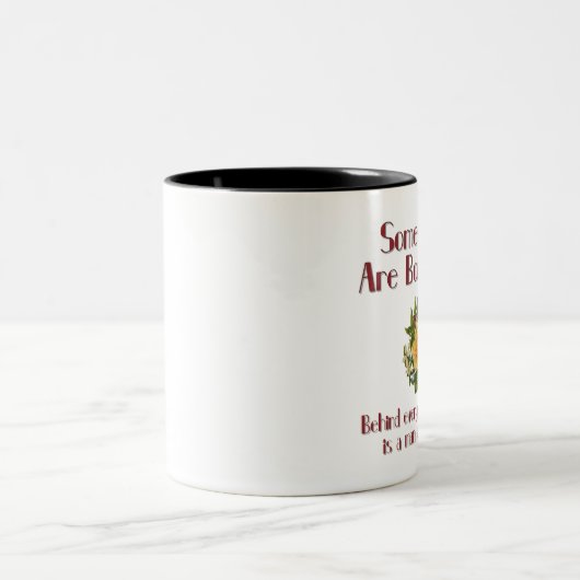 あるリーダーは生まれる女性のマグです ツートーンマグカップ (中央)