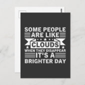 ある人は雲のようだ 彼らが消えるとき それはより明るい日となる ポストカード (正面/裏面)