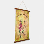 ある日の時間に蝶のスイートピー花 吊り下げ型タペストリー (傾斜あり)