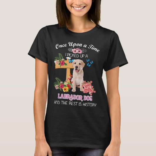 ある時、私はラブラドール犬と Tシャツ (正面)