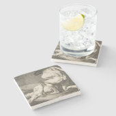 ある男が別の男の脚を持ち上げる ストーンコースター (横)