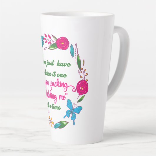 ある賢い女が私がここにいると言ったことがある カフェラテマグ (右アングル)